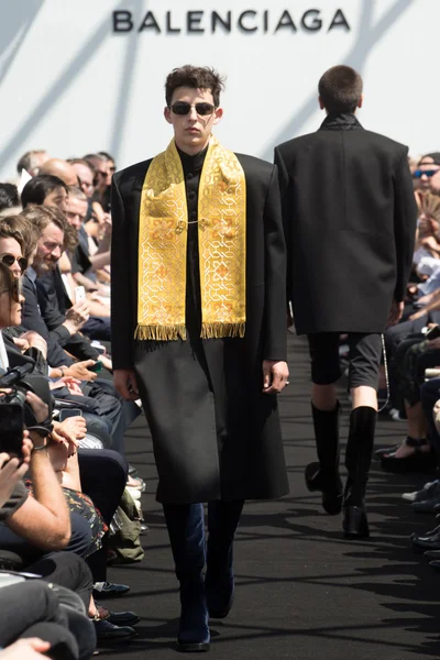 Look 34